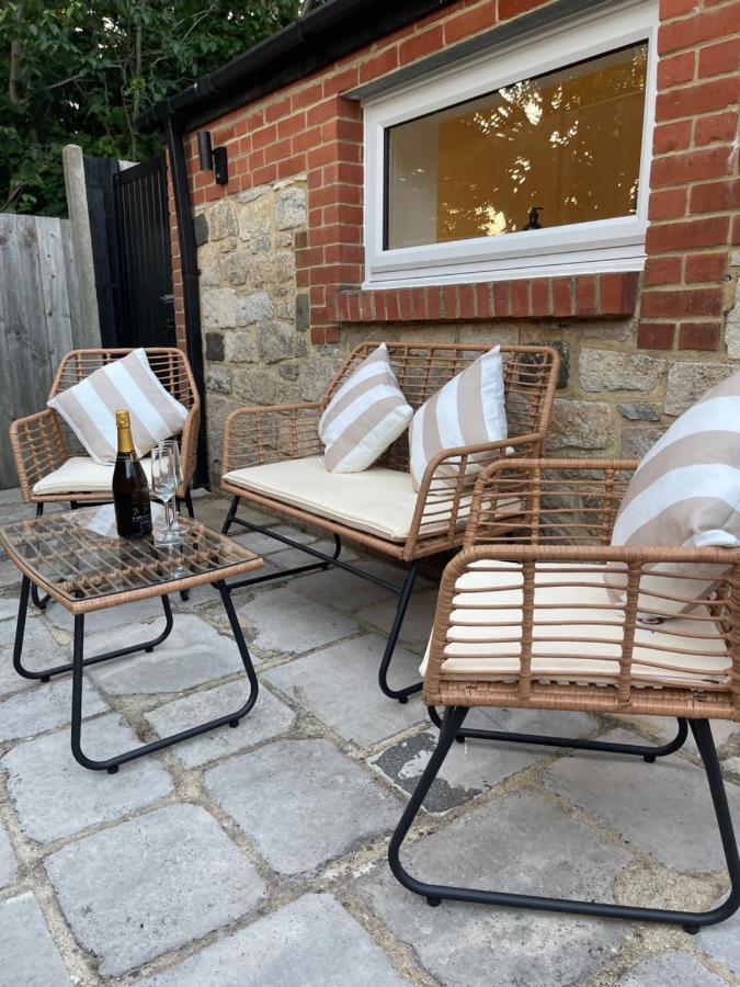 The Lodge Hideaway In Cowes Gurnard Zewnętrze zdjęcie